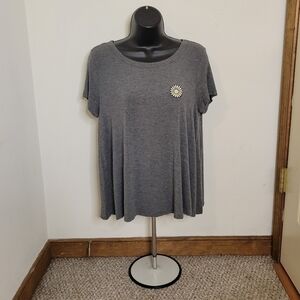 American Eagle Women's Soft & Sexy Flower Tee - Size (M) - Excellent Condition